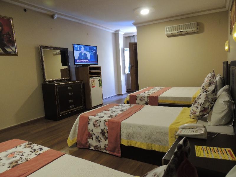 Adana Saray Hotel Екстериор снимка